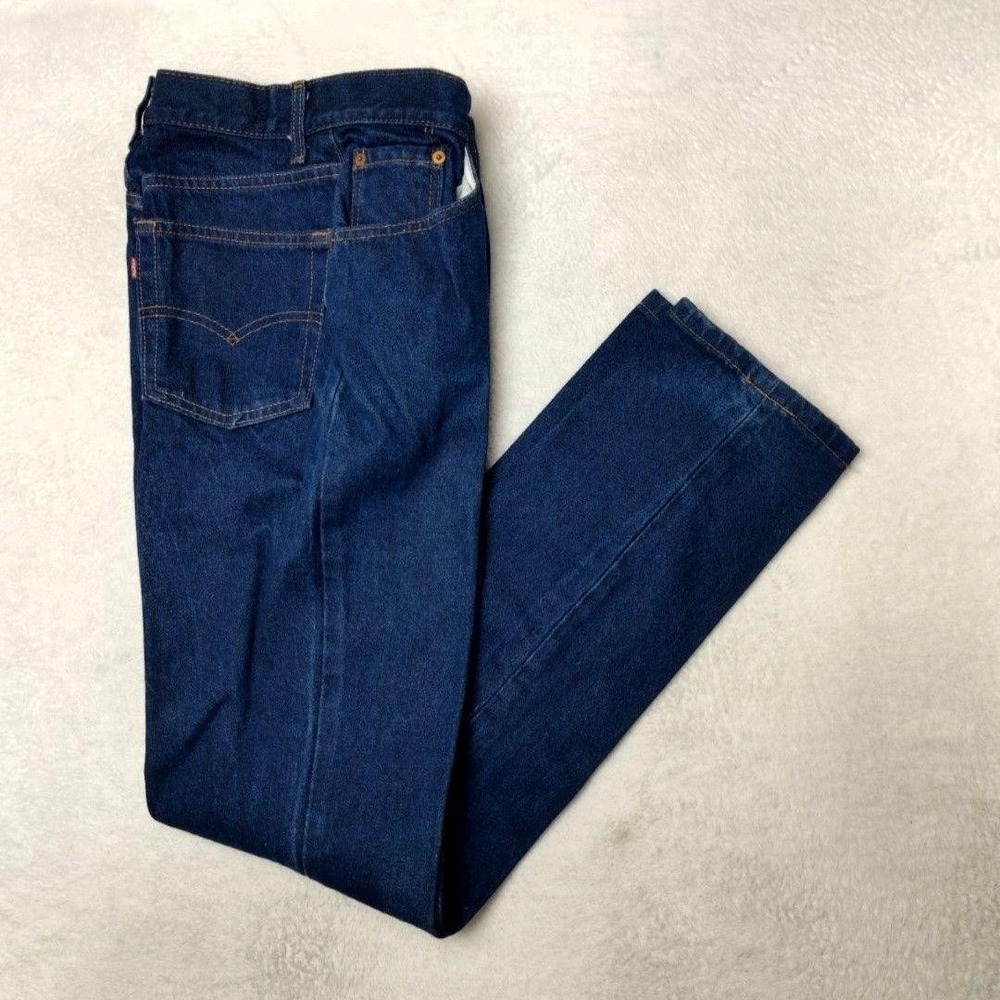 Vintage Levis Jeans Mens 28x33 Blue Straight Dark Denim 5-Pocket Relaxed Fit USA